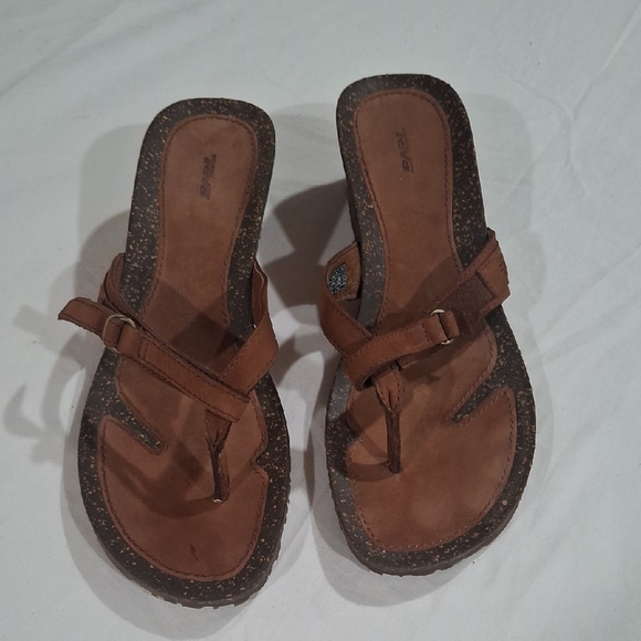 Teva Women's  Lether.Tan Sandals Size 8 - Picture 1 of 12